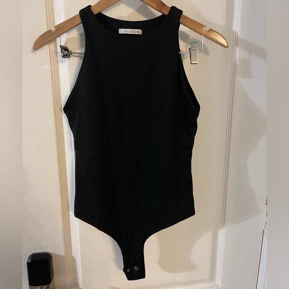 ReoRia Tops - ReoRia Classic Black Sleeveless Bodysuit